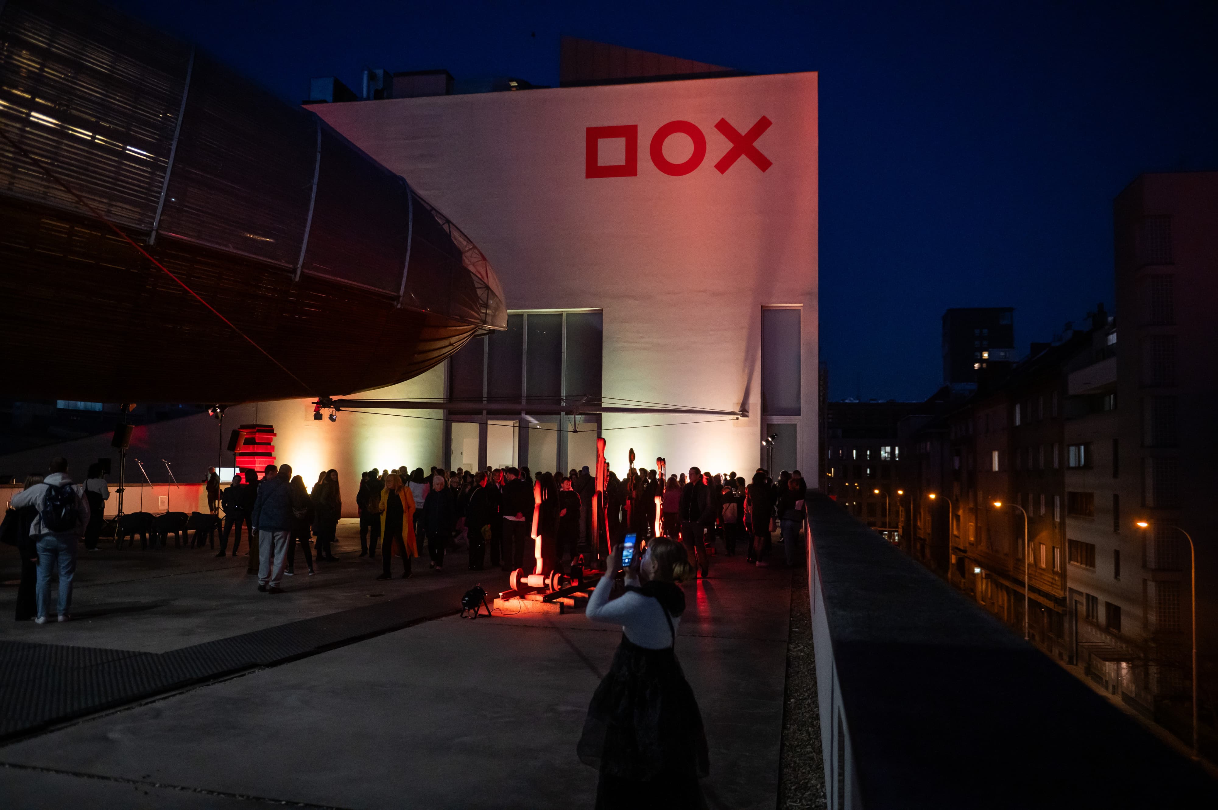 DOX – Vernisáž / Opening: Metafyzika a zoufalství